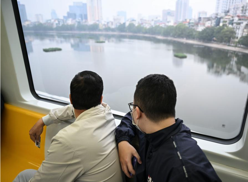 河内吉灵河东线轻轨成为了河内新地标之一