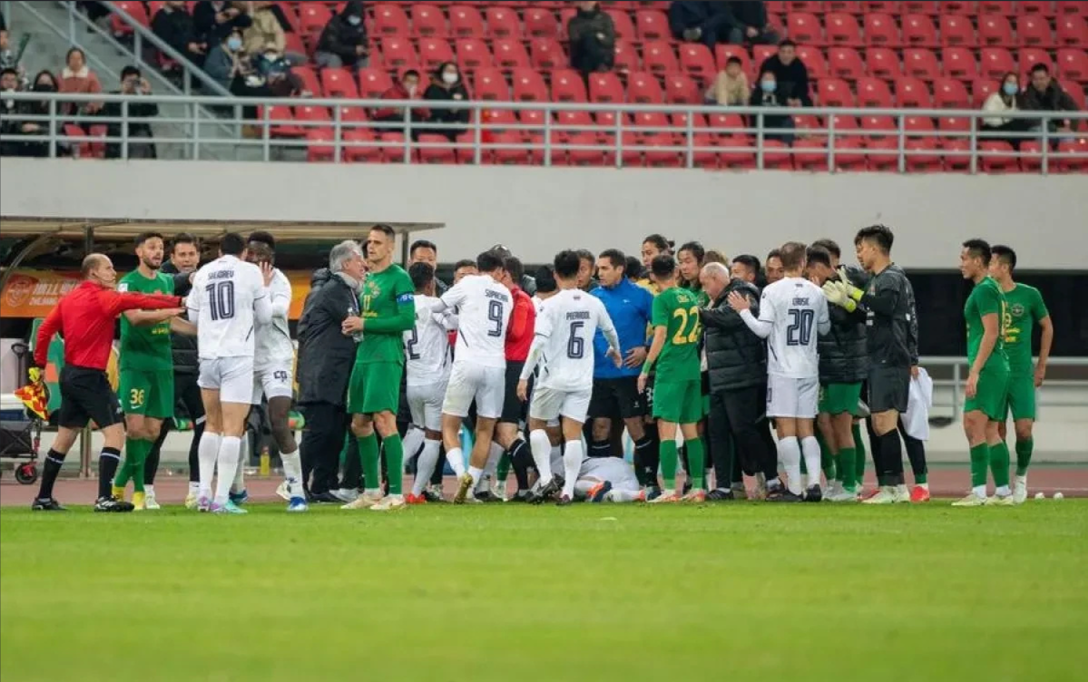 泰国武里南联与中国浙江队发生争执，两队都将受到禁赛惩罚