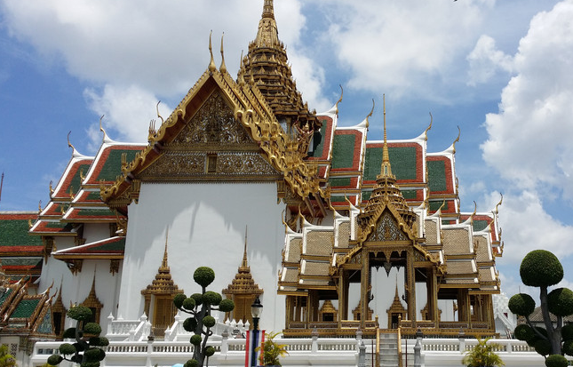 遭中国某集团欠薪数千万,泰国14家承包商在罗勇府集体讨薪!