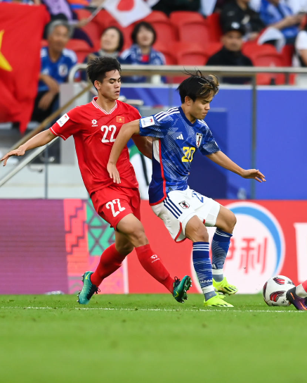 男足亚洲杯小组赛首轮日本队4比2胜越南队的比赛,引发了球迷热议