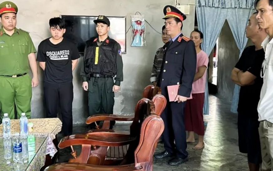 6名越南人被捕,购买中国汽车玻璃冒充世界知名品牌牟取暴利。