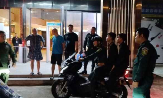 在​西港一名中国男子在赌场前惨遭围殴