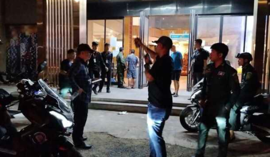 在​西港一名中国男子在赌场前惨遭围殴