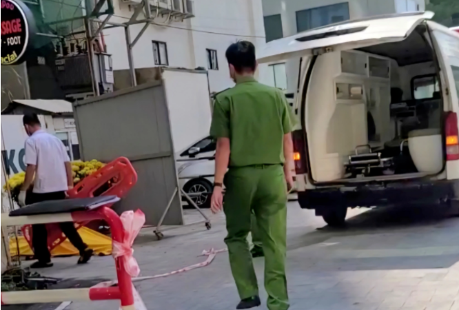 越南岘港一垃圾场附近惊现一具男尸,尸体疑似为外国人