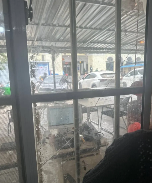 西港一电诈园区被警方包围，抓捕行动正在进行中