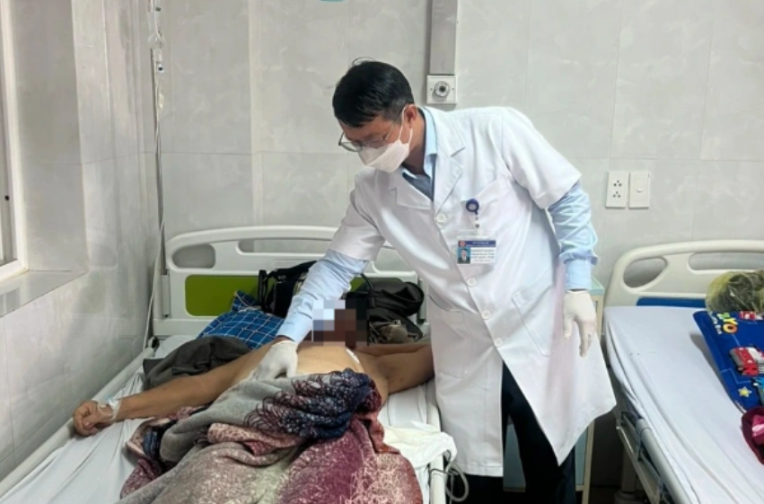 狠人！越南79岁男子因排尿困难用利器割掉了自己的生殖器