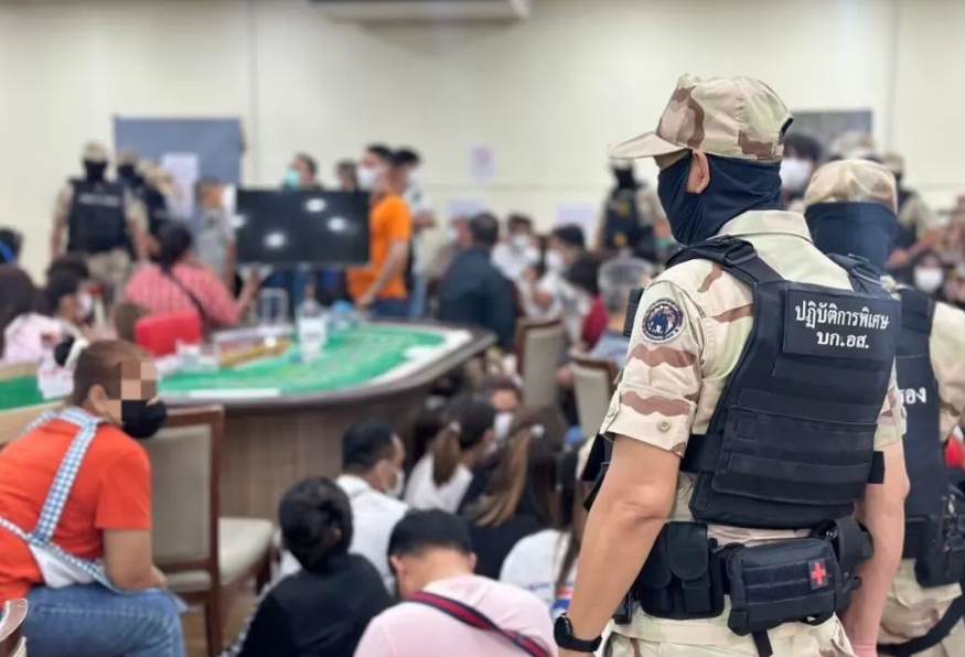 泰国赌场300多人被捕!涉案金额超3亿泰铢!泰国副总理亲自带队搜查!