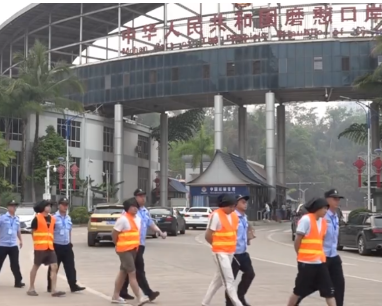 位于老挝金三角经济特区的三个犯罪窝点被成功捣毁，逮捕了250名中国籍犯罪嫌疑人！