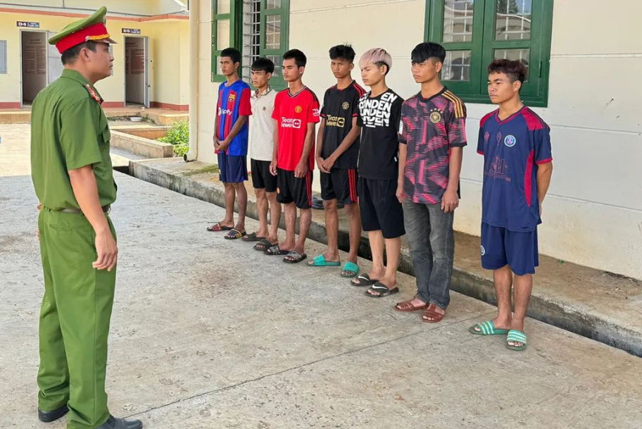 越南三名男子因强奸罪被逮捕归案,家庭聚会被暴力强奸,两名少女受害