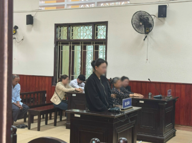 一对越南夫妇离婚后仍住在一起，前夫“出轨”，越南女子一怒之下持刀杀害前夫！