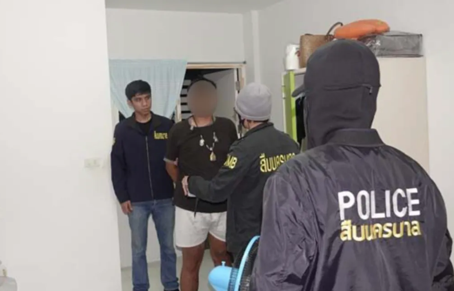 泰国一名25岁纹身师强奸13岁少女,导致女孩感染了病毒并切除了子宫...