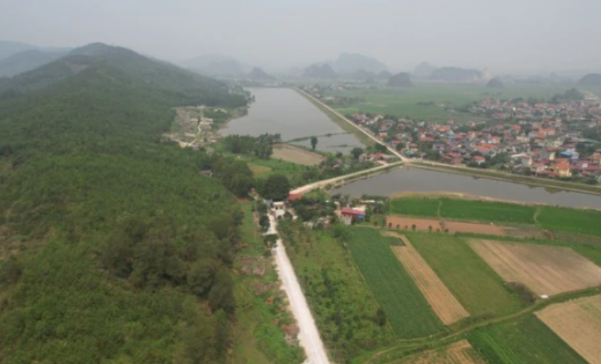 一名越南男子越狱并抢劫了一辆出租车，越南警方出动400名警察和公职人员进行搜捕