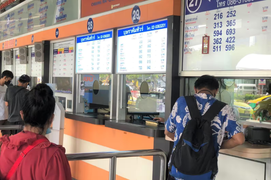 泰国宋干节即将到来,大批民众将借此机会返乡旅游!泰国交通大拥堵!