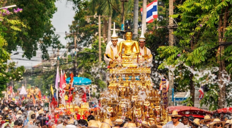 清迈泼水节游客将达400,000人,酒店预订达70%!预计将创造不少于100亿泰铢的收入