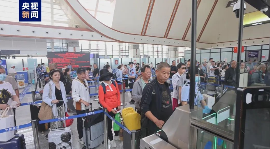 中老铁路验放来自90个国家和地区出入境旅客突破20万人次！
