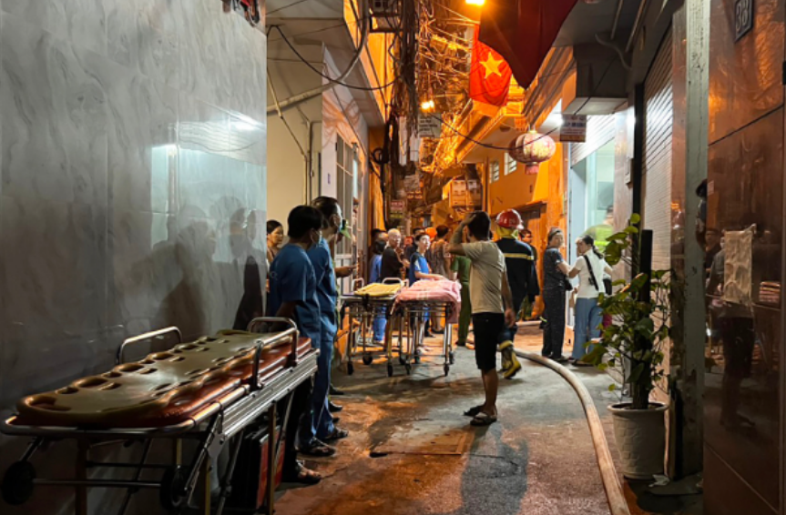 越南一出租住房发生火灾,造成多人伤亡,致14死3伤!