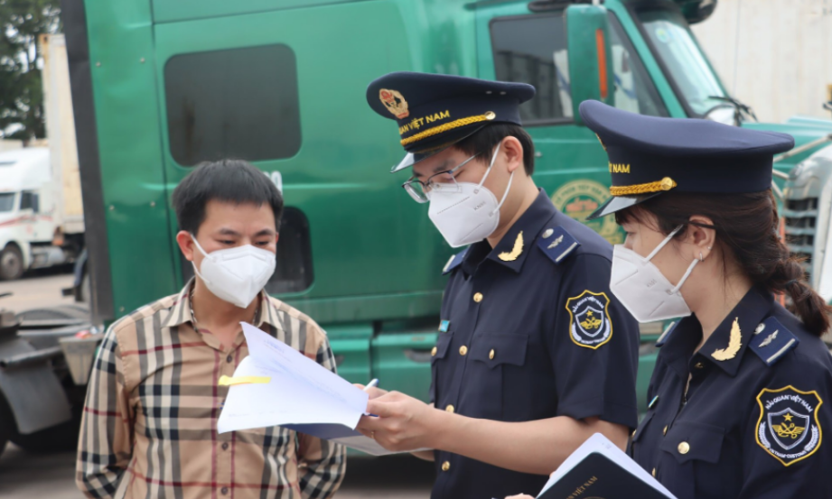 越南进出口预算收入在4个月内达到近125万亿元！