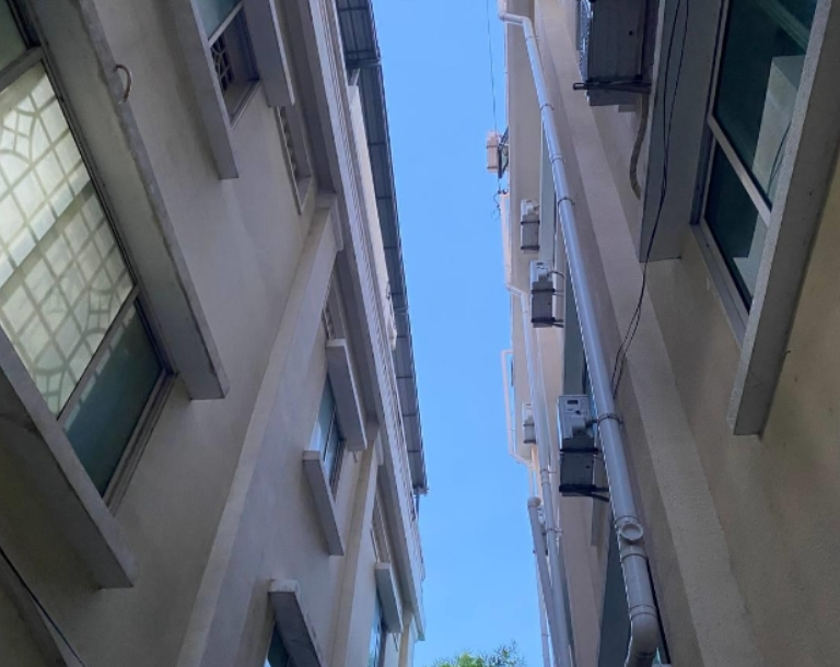 后续来了！一名中国男子从金边跳楼自杀，知情人透露该男子曾割喉求死！