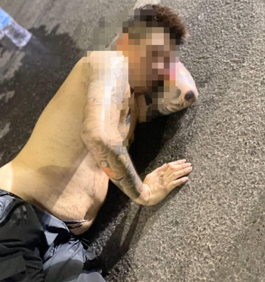 西港一家赌场前聚众斗殴,造成1名中国男子身亡,多人受伤!