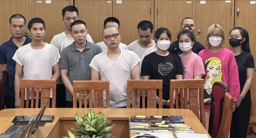 越南河内警方捣毁了一个卖淫团伙,并逮捕了一名管理300名妓女网络的男子。