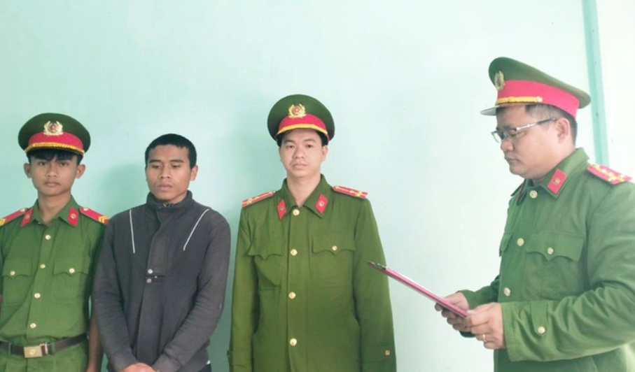 越南一名14岁女孩被侵犯并怀孕。现警方已经将两名嫌疑人全部逮捕!