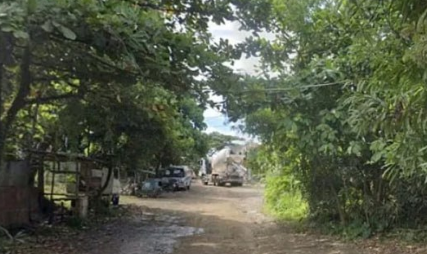 一名中国男子因欠赌债被不明身份的人绑架拘留一个月,并被遗弃在山路上!