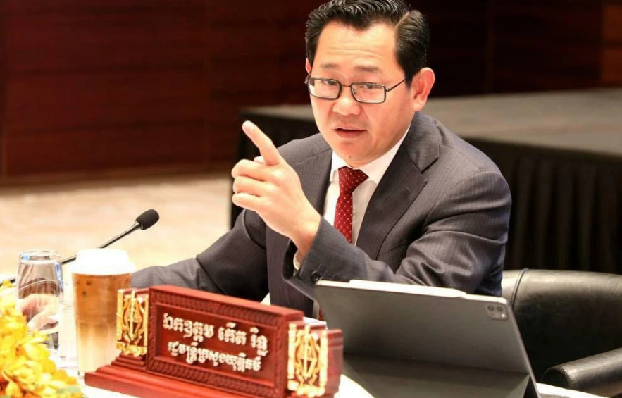 柬埔寨15岁女孩被15人轮奸,父亲在警局殴打嫌疑人被捕,引发广泛关注!