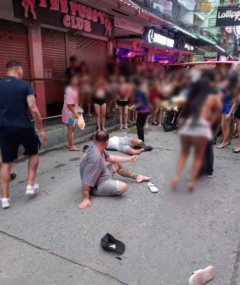 泰国一保安疑似踢打外国游客,并引起热议!