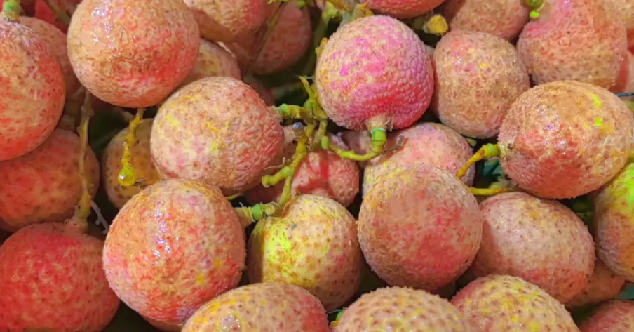 17吨首票进口越南荔枝陆续发往国内市场!