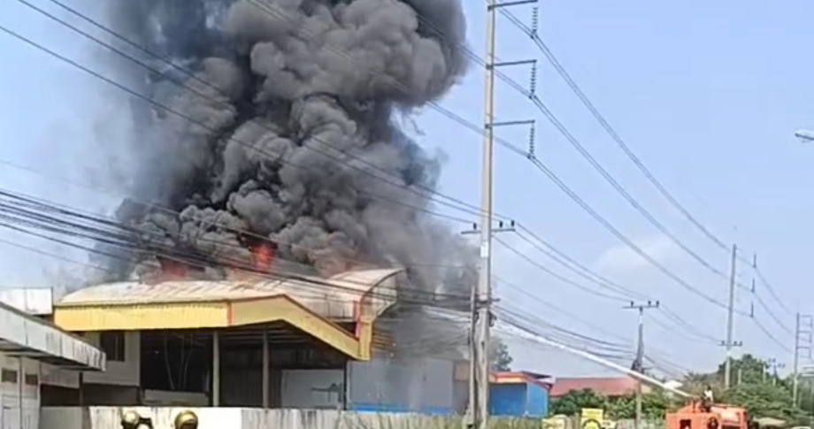 泰国一仓库发生火灾,仓库内的中国产品全部被烧毁!