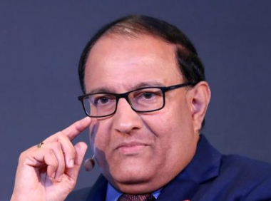 新加坡交通部长易华仁辞职 徐芳达接任代理部长