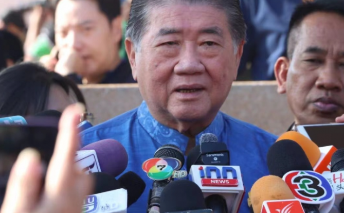 泰国副总理:内阁不但不会改组,而且联合执政党还要聚餐