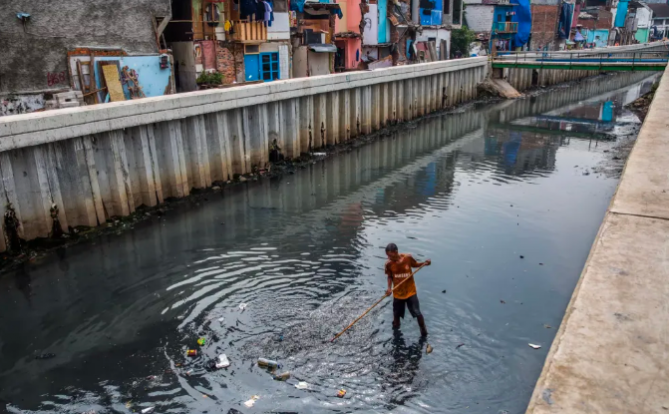 印尼拟斥资4千亿重启“巨型海堤”工程,拯救全球下沉速度最快大城市