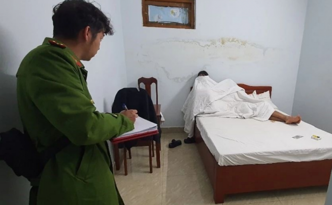 越南3名女子卖淫被当场抓获，且一名女子竟能通过卖淫赚双份钱