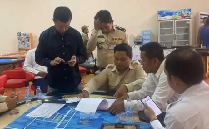 金边8名赌徒被捕，赌场老板是个中国人！