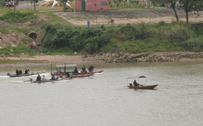 越南一女子带着3孩子跳桥自杀,引起广泛关注,但事实却是….