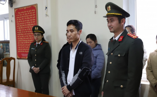 一越南组织以游客身份前往中国后再潜入韩国进行非法工作，其背后牵出一不法团伙