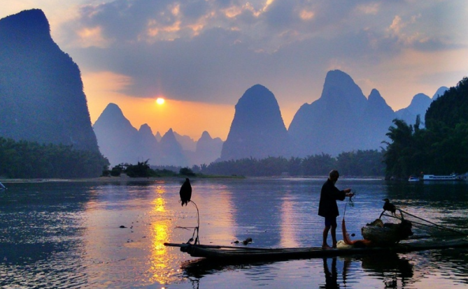 为方便外国人办理入境、居留和旅游相关手续,越南正在与15+80个国家谈双边免签