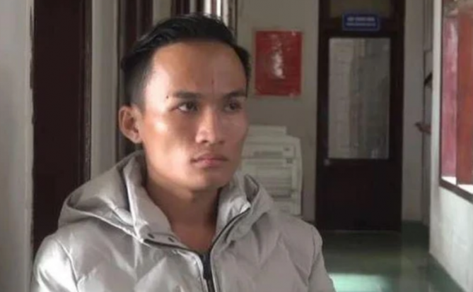 越南恶魔男！强迫女服务员裸体站在水里然后电击，并邀别人围观！