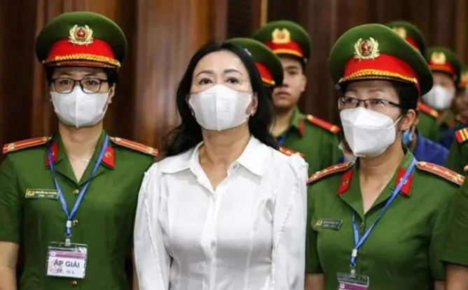 越南女首富侵吞120亿美元，或将面临死刑…