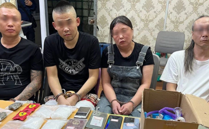 西港警方成功破获一起贩毒案,逮捕了4名涉嫌贩毒的中国公民!