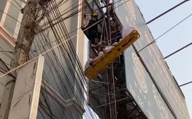 老挝万象三江市场一男子跳楼身亡,死者为一名中国人!引起了网友们的广泛关注!