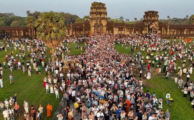前往吴哥窟的中国游客数量增加了 92%,成为吴哥窟第六大国际游客来源国