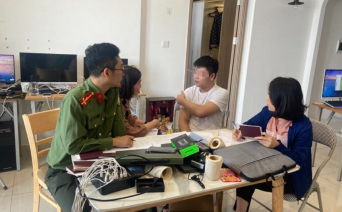 在越南河内,18名没有申报暂住信息的中国人被扣押