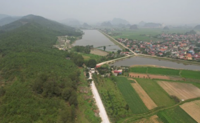 一名越南男子越狱并抢劫了一辆出租车，越南警方出动400名警察和公职人员进行搜捕