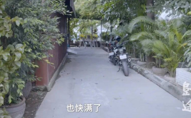 柬埔寨一寺庙存放了许多中国同胞的遗体，有的甚至已经存放了3至4年