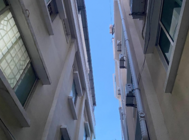 后续来了!一名中国男子从金边跳楼自杀,知情人透露该男子曾割喉求死!