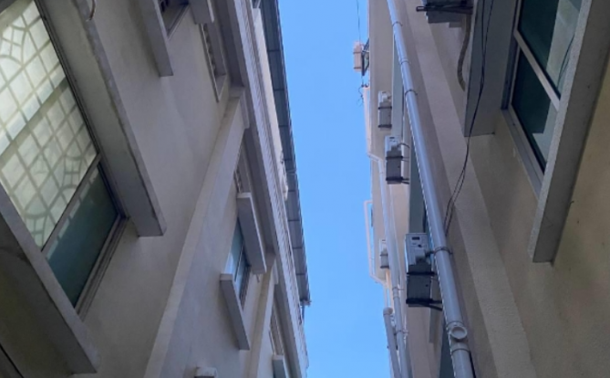 后续来了！一名中国男子从金边跳楼自杀，知情人透露该男子曾割喉求死！