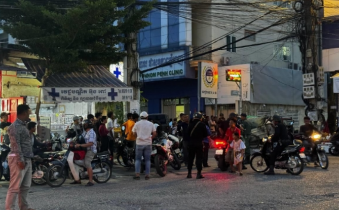 金边市发生枪击事件，一名男子被击中受重伤，枪手连向警方开6枪！