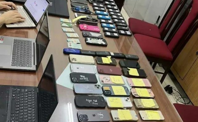 越南河内警方捣毁了一个卖淫团伙,并逮捕了一名管理300名妓女网络的男子。